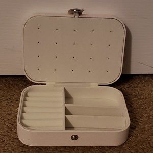 New- Beautiful Misaya Jewelry Box